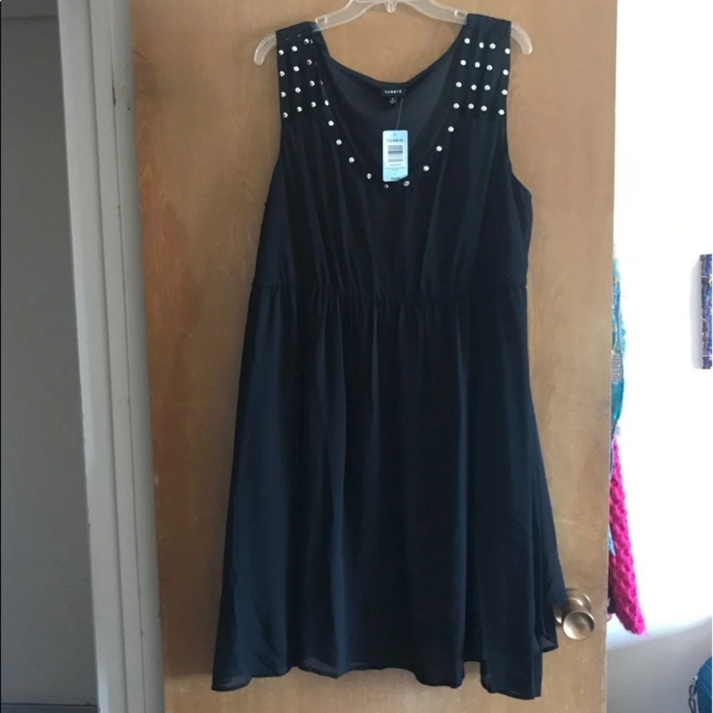 Dress - Picture 3 of 4